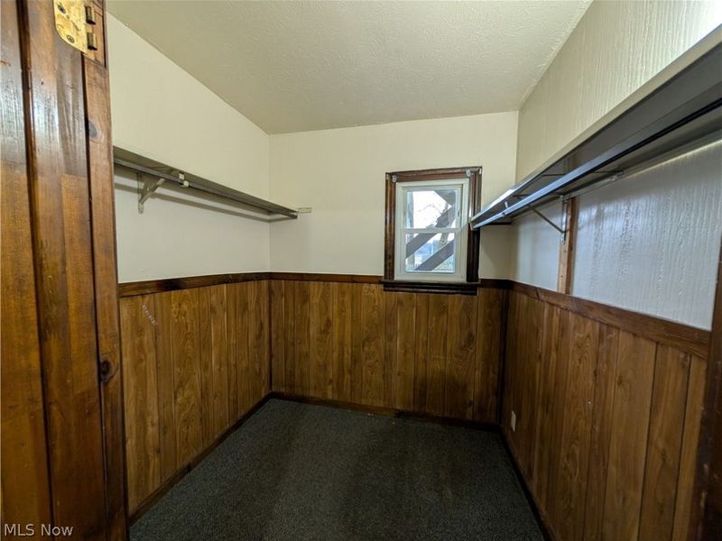 564 Carroll Street , Akron, OH 44304 Photo 9