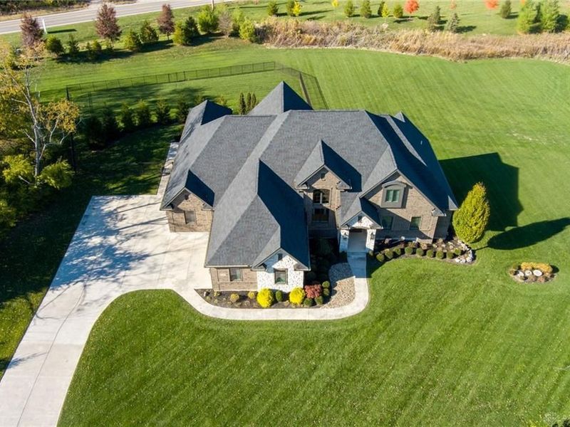 2442 Berkeley Court, Clearcreek Township, OH 45036 Photo 2