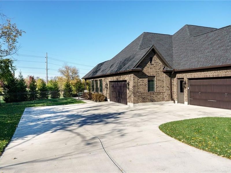 2442 Berkeley Court, Clearcreek Township, OH 45036 Photo 6