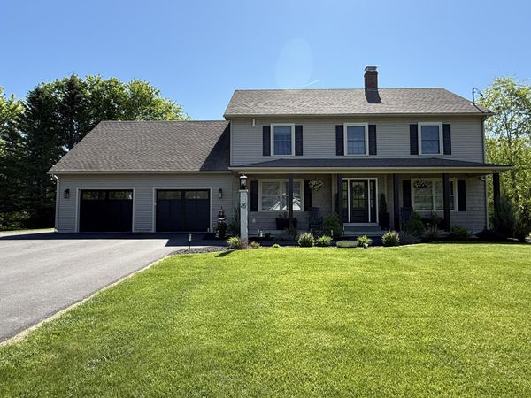25 Constitution Avenue , Hampden, ME 04444