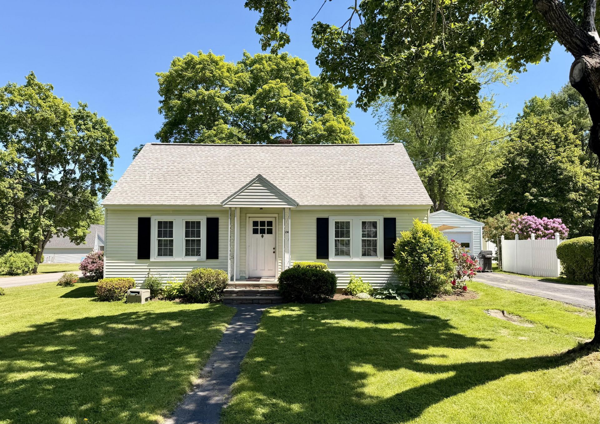 24 Pierce Street, Gardiner, ME 04345 Main Photo