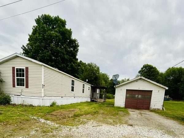 123 Main Street , New Sharon, ME 04955