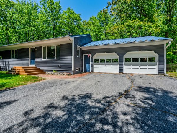 81 Babbidge Road , Falmouth, ME 04105