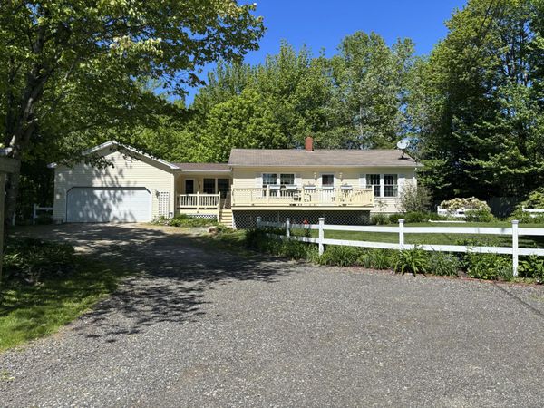281 Mt Ephraim Road , Searsport, ME 04974