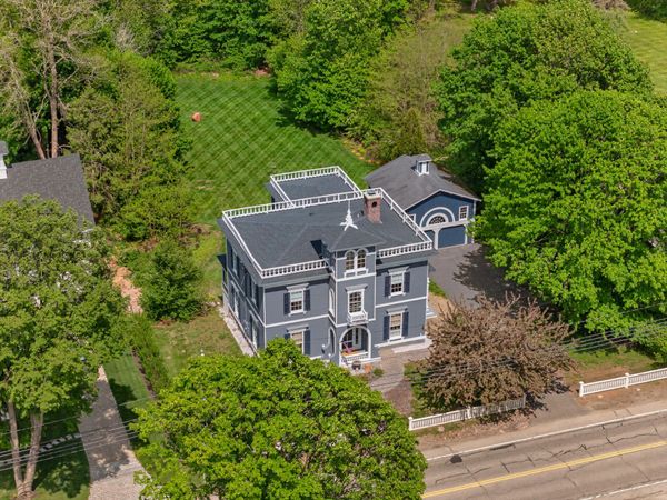 32 Summer Street, Kennebunk, ME 04043