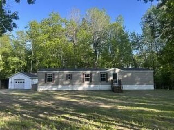 399 Tay Road , Kenduskeag, ME 04450