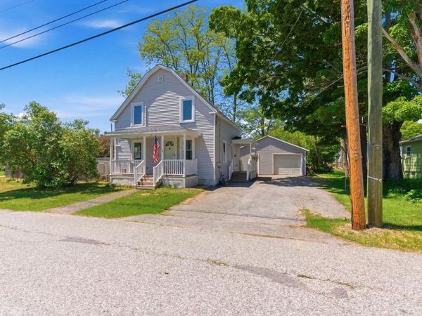 51 Dow Avenue , Lewiston, ME 04240