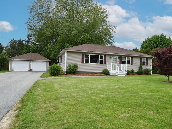 1128 Chase Road , Veazie, ME 04401