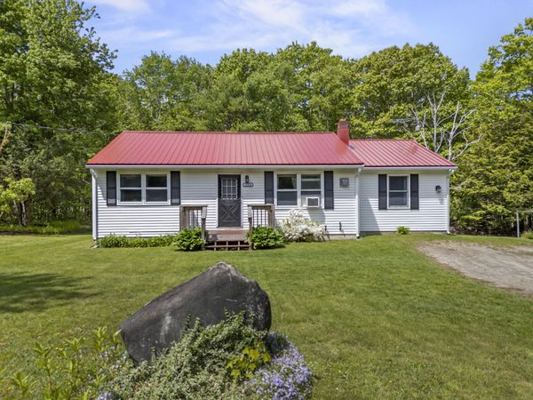 995 Middle Road , Dresden, ME 04342