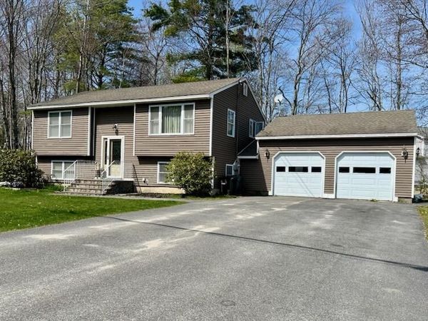 69 Barrows Drive , Topsham, ME 04086