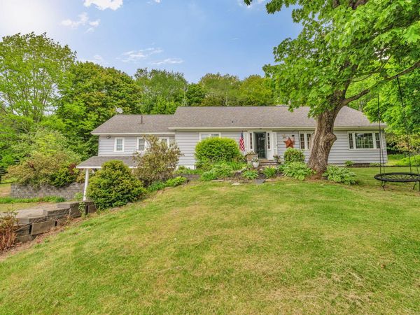 36 High Street , Dexter, ME 04930