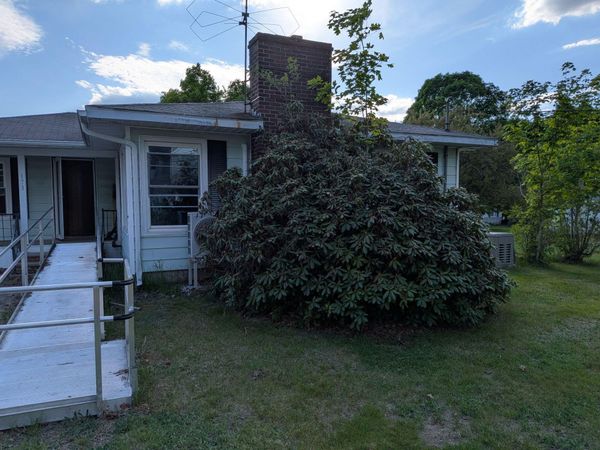 173 Elm Street , Mechanic Falls, ME 04256