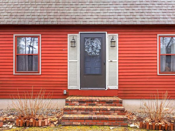 24 Gloria Street , Gorham, ME 04038
