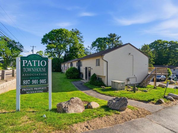 897 Mammoth Road, Unit 8, Manchester, NH 03104