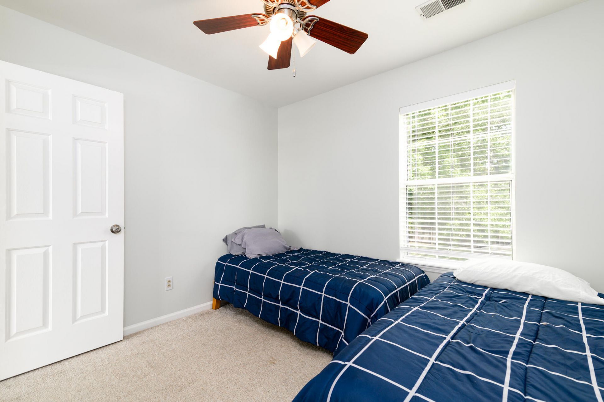 42 Woodleaf Court Photo 27