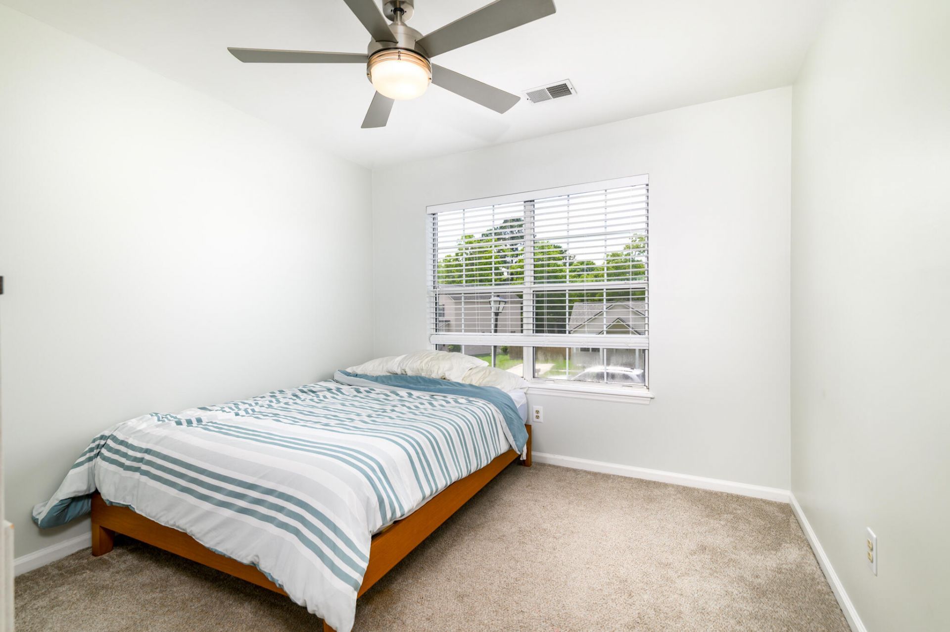 42 Woodleaf Court Photo 28