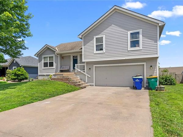 920 PUMPKIN RIDGE Street, Gardner, KS 66030