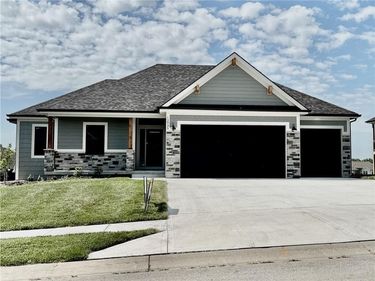 12735 N Champanel Way, Platte City, MO 64079