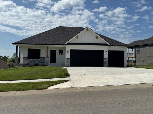 12745 N Champanel Way, Platte City, MO 64079