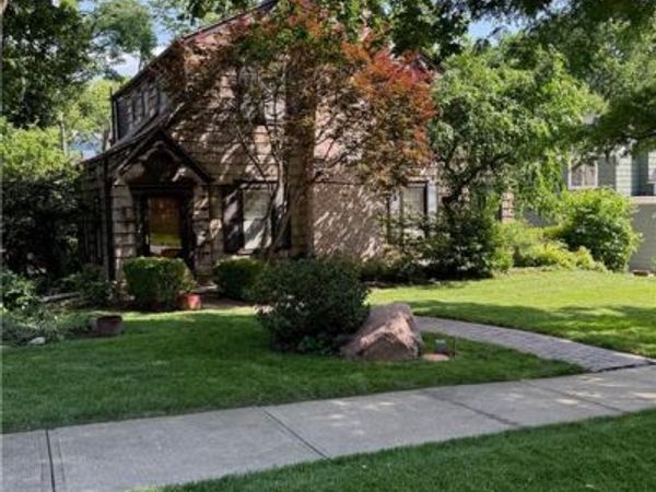 5405 Locust Street, Kansas City, MO 64110