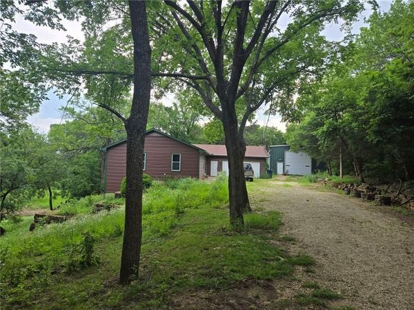 1619 E 318th Road, Lecompton, KS 66050
