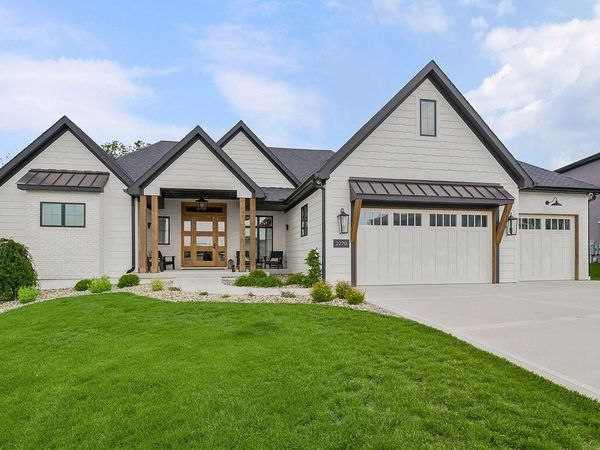 2270 Scenic View Drive, Riverside, MO 64150