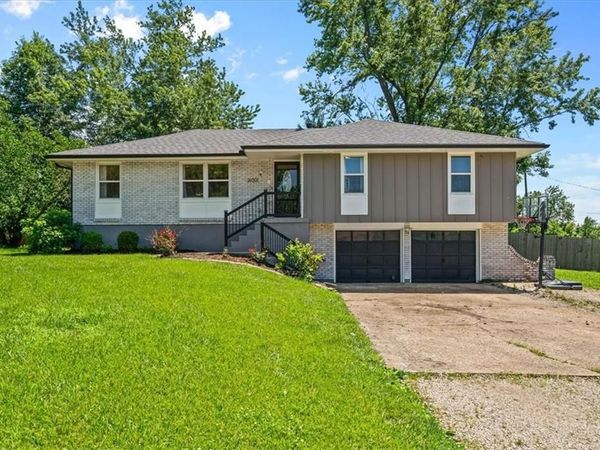 24601 W 86th Terrace, Lenexa, KS 66227