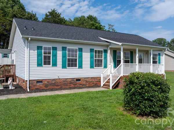 952 Eastern Ridge Drive , Newton, NC 28658