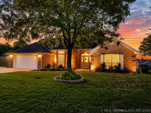 5614 Meadow Drive, Bartlesville, OK 74006