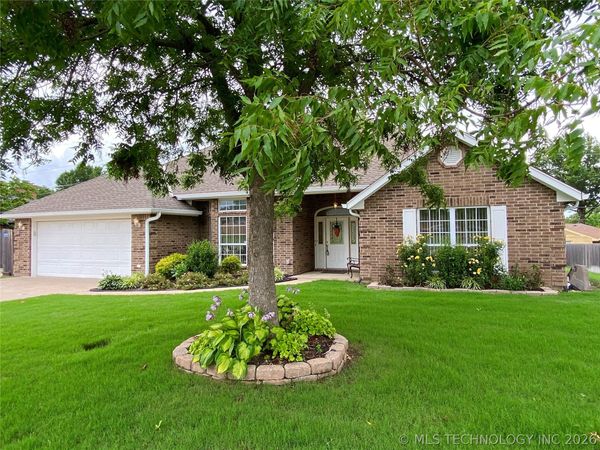 5614 Meadow Drive, Bartlesville, OK 74006