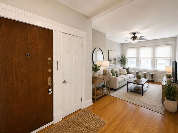 2001 Commonwealth Ave, Unit 32, Boston, MA 02135