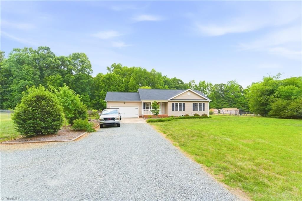 6232 Nat Road, Julian, NC 27283 Main Photo