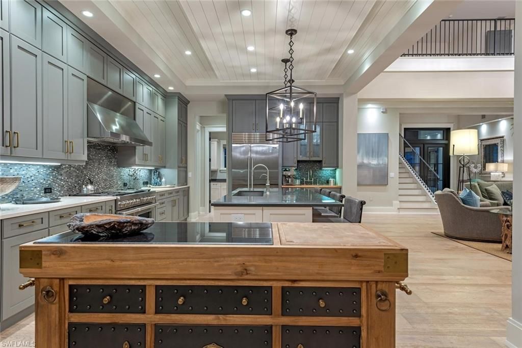 3170 Crayton Rd , Naples, FL 34103 Photo