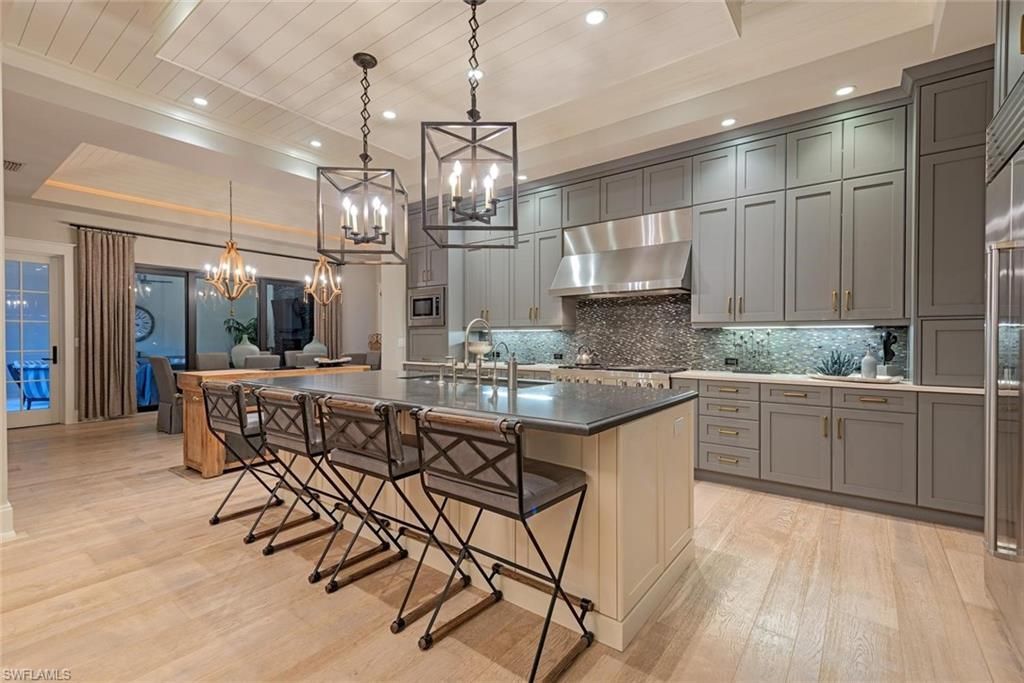 3170 Crayton Rd , Naples, FL 34103 Photo