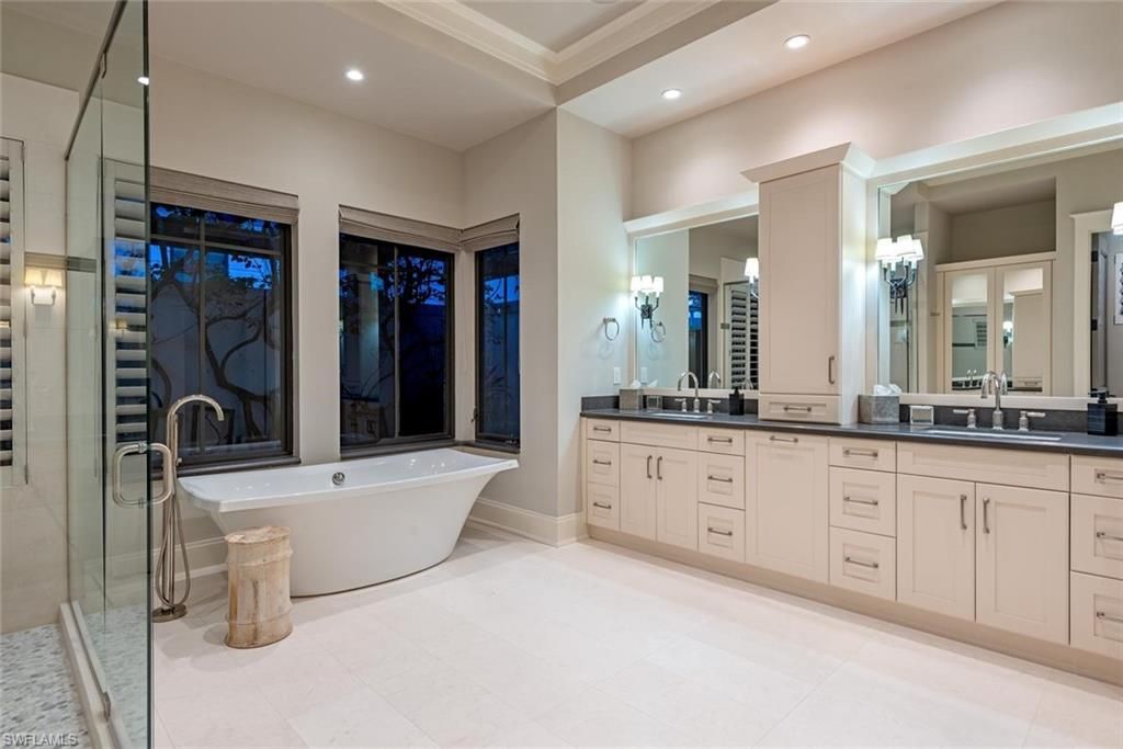 3170 Crayton Rd , Naples, FL 34103 Photo