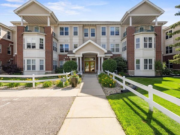 8530 Greenway Boulevard, Unit 107, Middleton, WI 53562