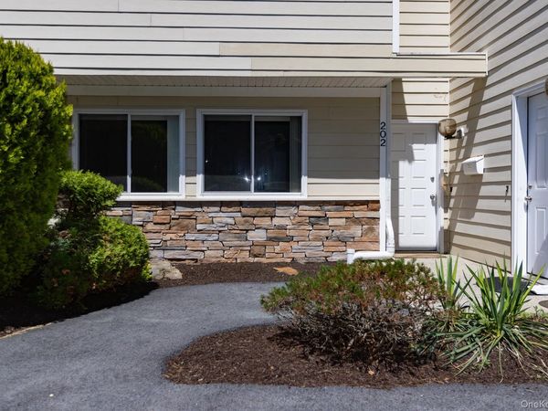 202 Crystal Hill Lane , Poughkeepsie, NY 12603