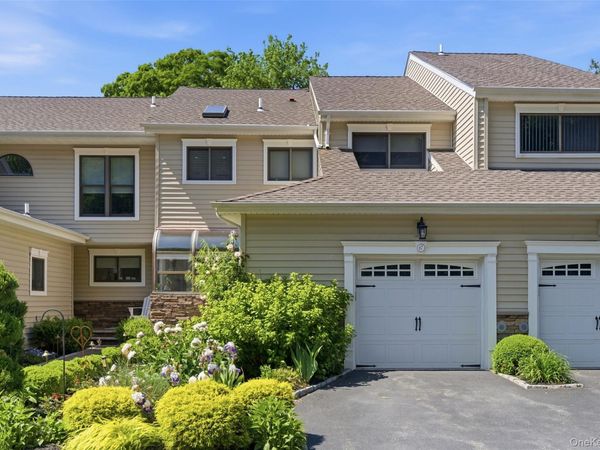67 Villas Circle , Melville, NY 11747