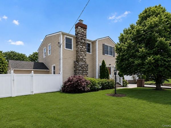 56 Dail Street, New Hyde Park, NY 11040