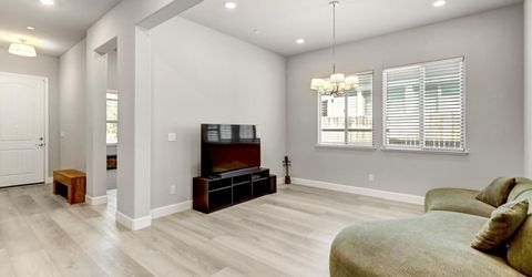 7049 Lakehaven Dr, Roseville, CA 95747 Photo