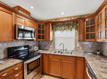 7526 Sunfaire Ln, Sacramento, CA 95828 Photo