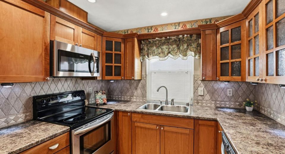 7526 Sunfaire Ln, Sacramento, CA 95828 Photo