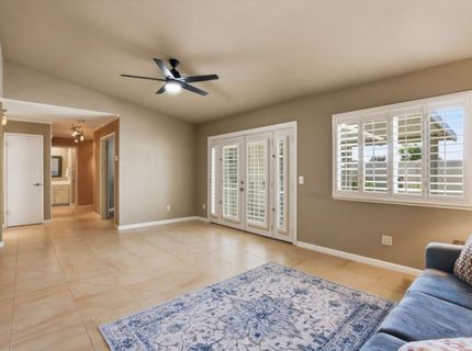 7526 Sunfaire Ln, Sacramento, CA 95828 Photo