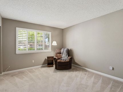 7526 Sunfaire Ln, Sacramento, CA 95828 Photo