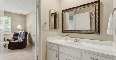 7526 Sunfaire Ln, Sacramento, CA 95828 Photo