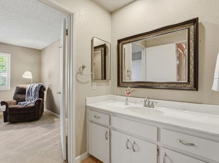 7526 Sunfaire Ln, Sacramento, CA 95828 Photo