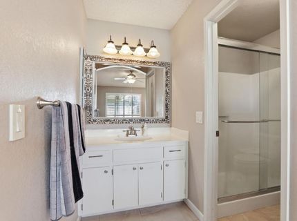 7526 Sunfaire Ln, Sacramento, CA 95828 Photo