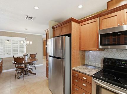 7526 Sunfaire Ln, Sacramento, CA 95828 Photo