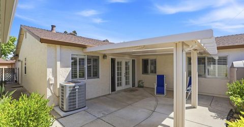 7526 Sunfaire Ln, Sacramento, CA 95828 Photo
