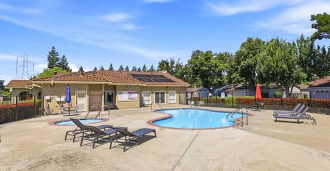 7526 Sunfaire Ln, Sacramento, CA 95828 Photo